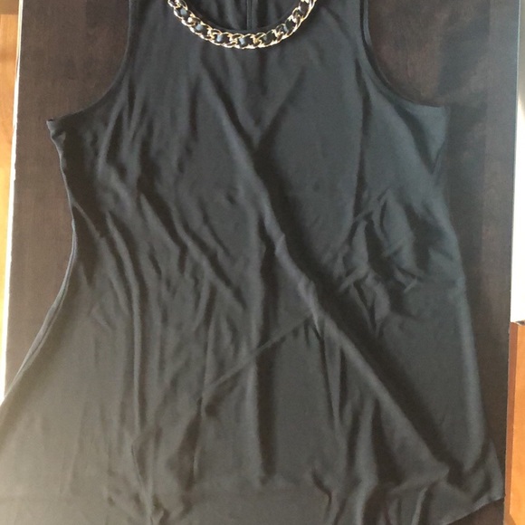 Black tunic with half part necklace - Picture 2 of 2